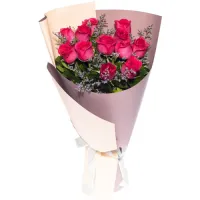 One Dozen Pink Roses in Bouquet