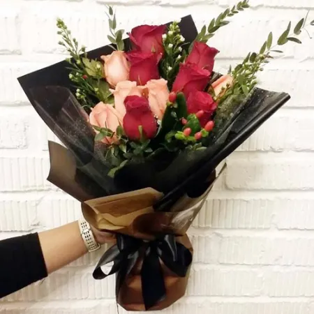 send 11 red and peach roses in bouquet to philippines