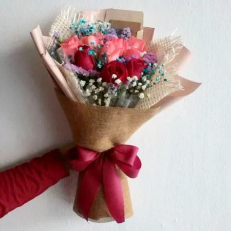 send 9 red and pink color roses bouquet to philippines